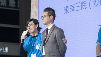 Kai-fung (left) feels grateful to meet his great mentor Andrew (right).