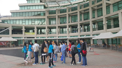 參觀中央大樓和圖書館