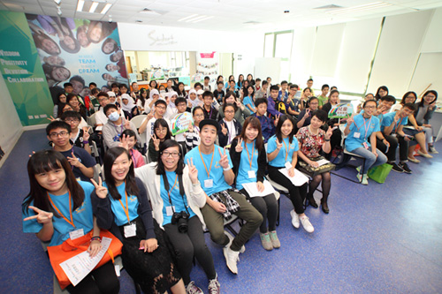 A group photo showing the participants and the EdUHK undergraduates.  