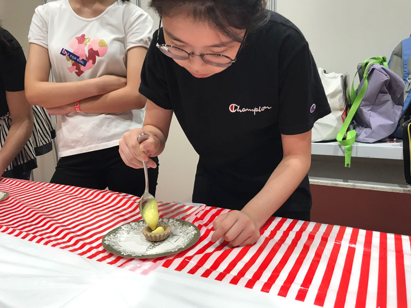 基金學員創「全球最大無麩質麵包」健力士世界紀錄