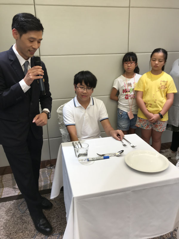 暑期餐桌禮儀及酒店下午茶自助餐