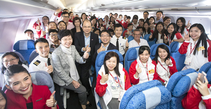 港龍航空「讓理想起飛」成就兒童發展基金學員的飛行夢