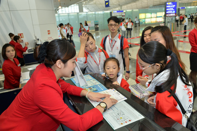 港龍航空「讓理想起飛」成就兒童發展基金學員的飛行夢